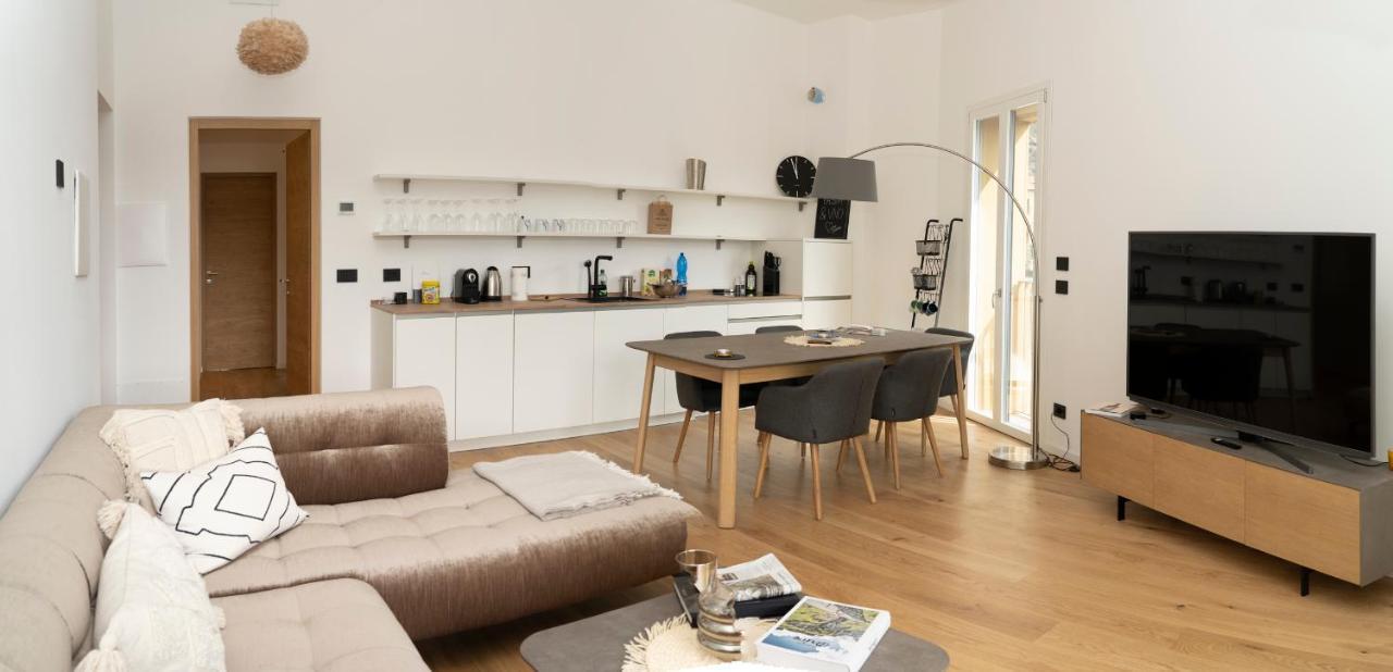 Serviced Apartments By Hotel De Charme Laveno-Mombello Esterno foto