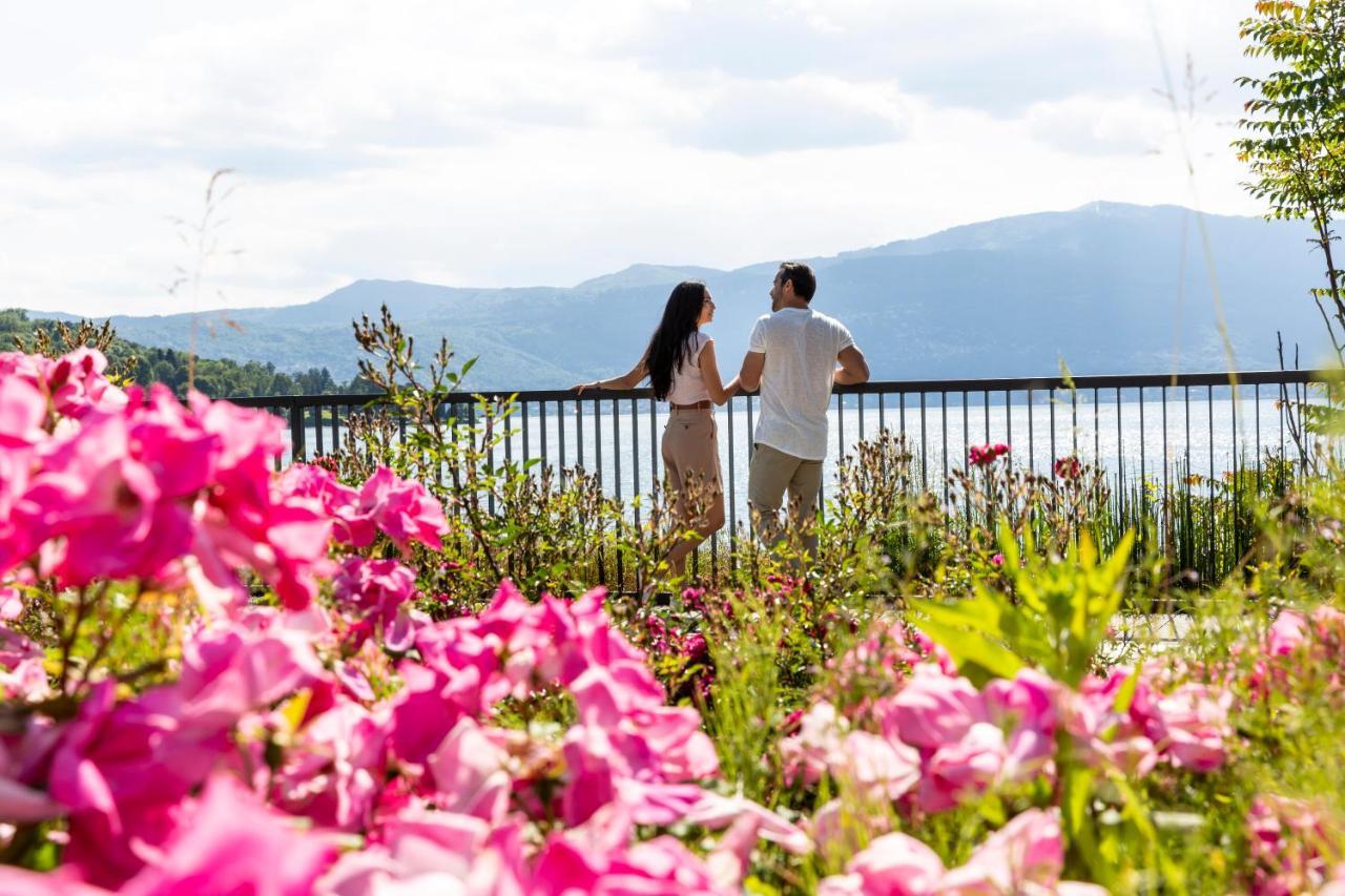 Serviced Apartments By Hotel De Charme Laveno-Mombello Esterno foto