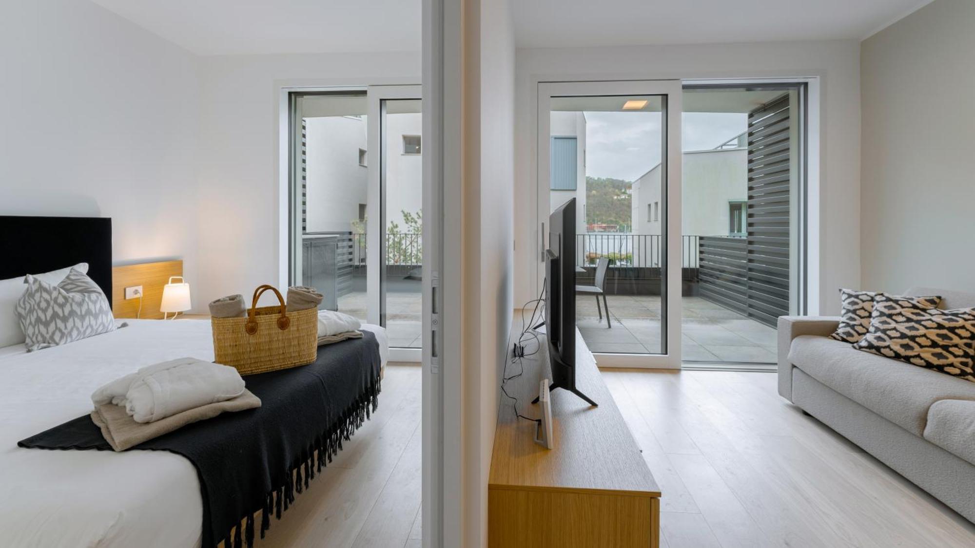 Serviced Apartments By Hotel De Charme Laveno-Mombello Esterno foto