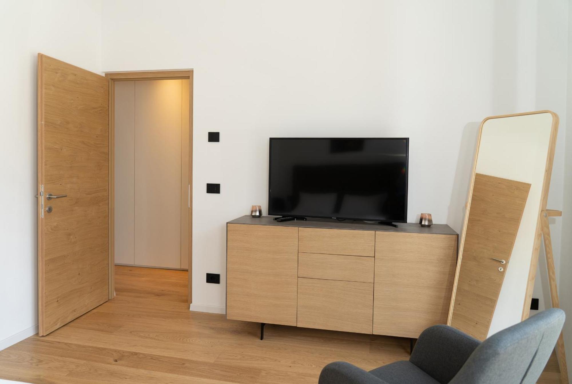 Serviced Apartments By Hotel De Charme Laveno-Mombello Camera foto
