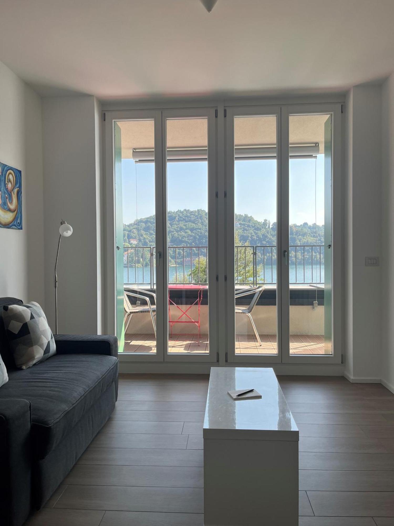 Serviced Apartments By Hotel De Charme Laveno-Mombello Esterno foto