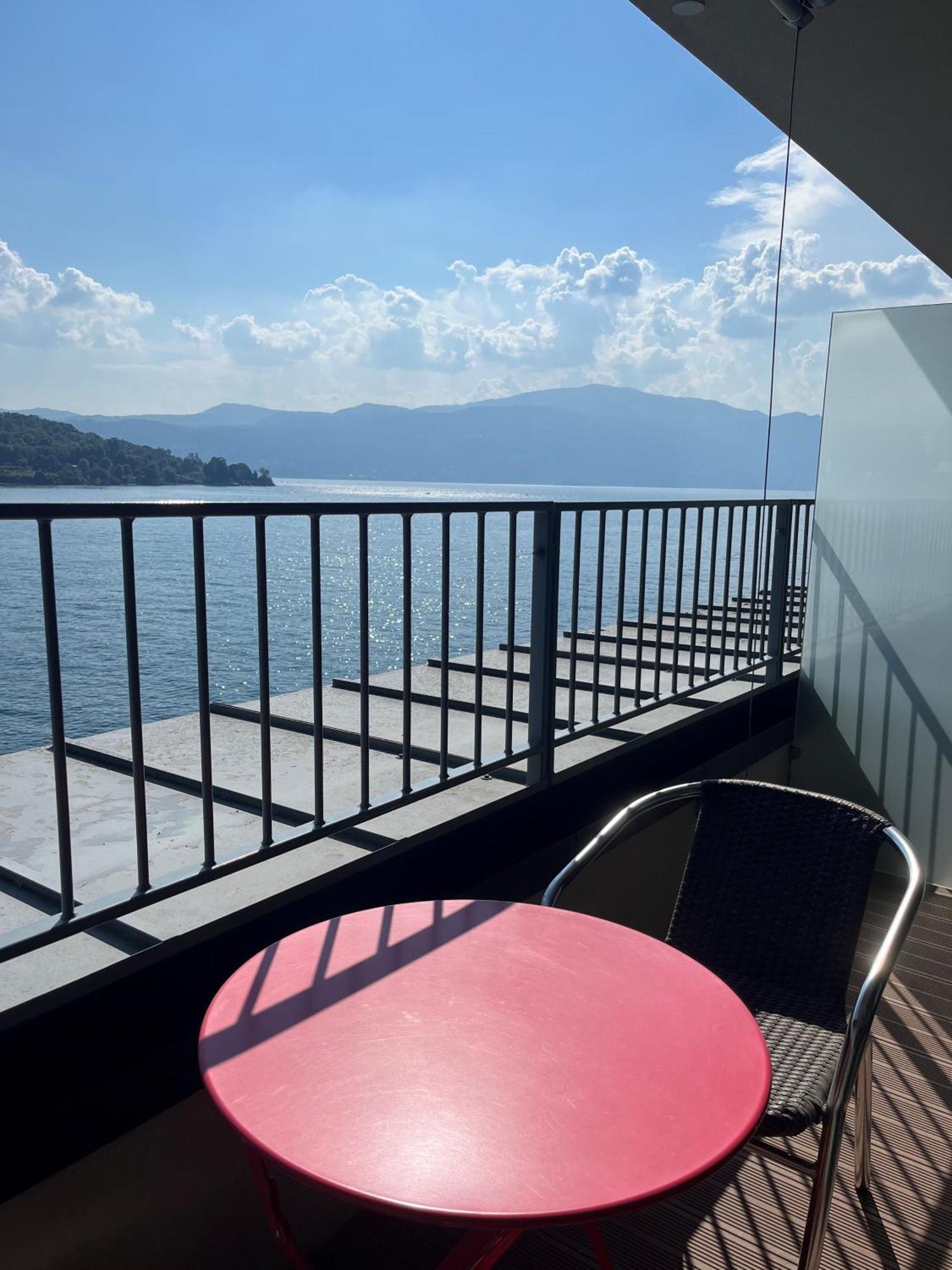 Serviced Apartments By Hotel De Charme Laveno-Mombello Esterno foto